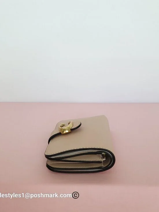 COACH Tabby Hammered C Logo Smooth Leather MD Bifold Wallet – Cream color⭐ - Picture 9 of 16